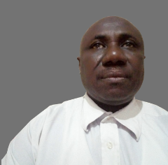 Hajj Travel Scam Accused Confronted by Alleged Victims Outside Court