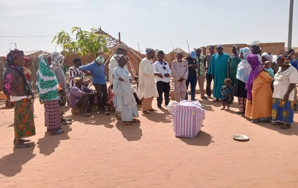 Ahmadiyya Muslim Youth Distribute Clothing Ahead of Eid in The Gambia